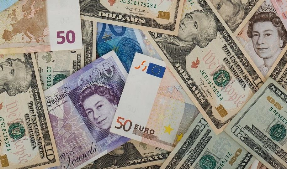 Эксперты рассказали, в какой валюте лучше хранить сбережения - tvspb.ru