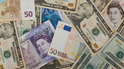 Эксперты рассказали, в какой валюте лучше хранить сбережения