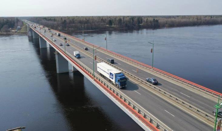 На Ладожском мосту ограничат движение в связи с ремонтом асфальта - tvspb.ru