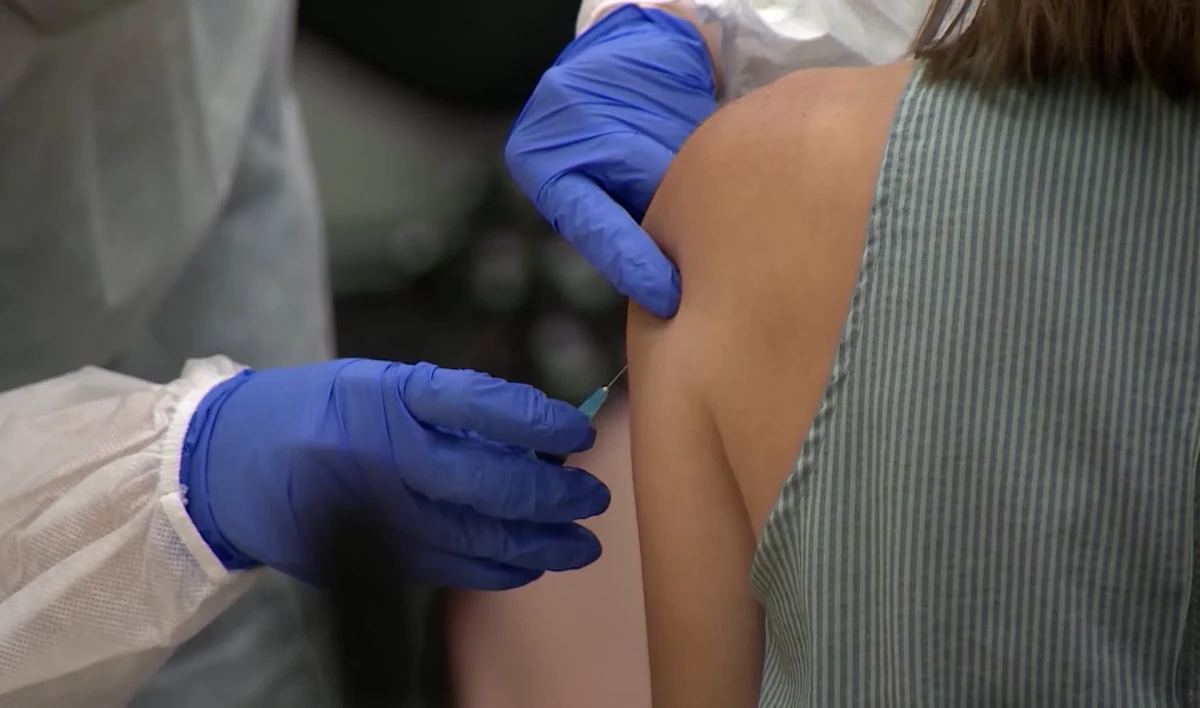 За неделю на вакцинацию против COVID записались более 34 тысяч петербуржцев - tvspb.ru