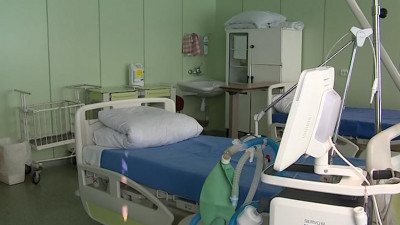 Три больницы Петербурга прекратят принимать пациентов с COVID-19 благодаря увеличению количества коек в других медучреждениях