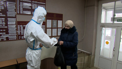 Петербургские поликлиники начнут принимать пациентов с подозрением на COVID