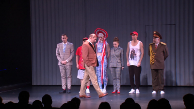 Спектакль о двух главных бедах России представили в Театре эстрады им. Райкина