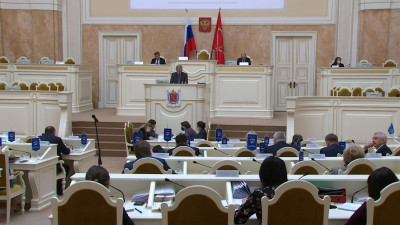 Петербургские депутаты повысили возраст молодых ученых до 40 лет
