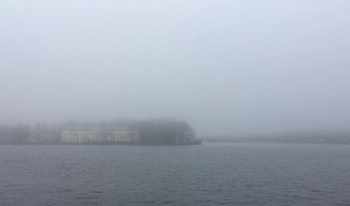 Петербуржцев и жителей Ленобласти предупредили о тумане во вторник - tvspb.ru