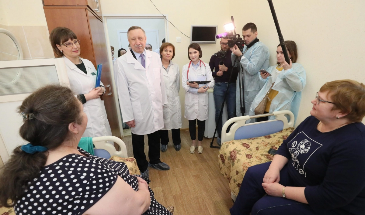 Александр Беглов осматривает ревматологическую больницу на Большой Подьяческой - tvspb.ru