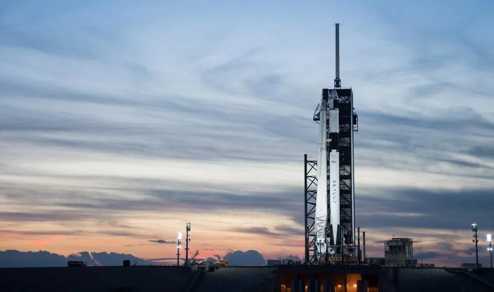 SpaceX впервые запустила космический корабль только с гражданским экипажем - tvspb.ru