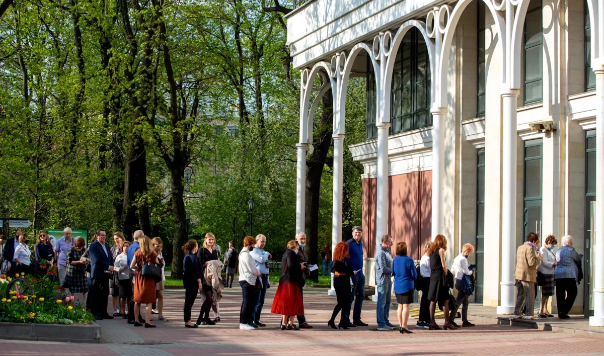 Новый слоган ищет Молодежный театр на Фонтанке - tvspb.ru