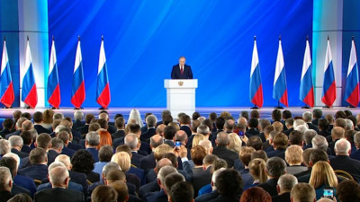 Путин: будущее страны зависит от решения демографических проблем