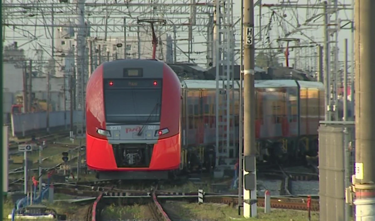 Временная электричка из Колпино в Петербург сменила номер | Телеканал ...