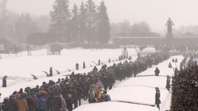 Торжественно-траурные мероприятия прошли в городе в День Ленинградской Победы