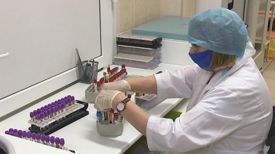 Лаборатория поликлиники №107 провела 9 тысяч тестов на коронавирус
