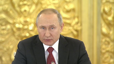 Путин предложил пролонгировать кредиты для индивидуальных предпринимателей