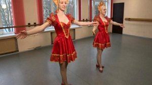 Зарядка с Дарьей Цыбульской: русские народные танцы
