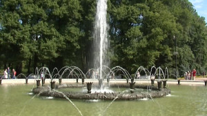 Городские фонтаны сегодня закрывают сезон