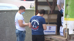 8 тысяч комплектов со средствами индивидуальной защиты передало петербургским клиникам региональное отделение «Единой России»