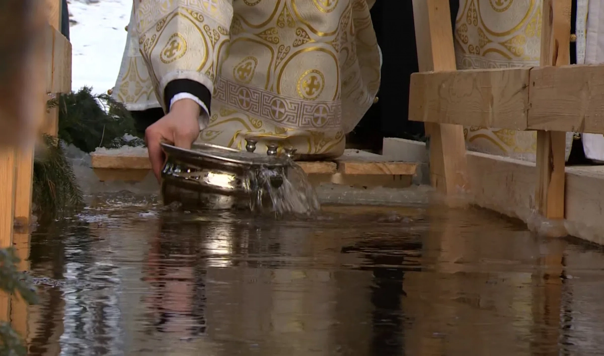 Крещение: История и традиции - tvspb.ru