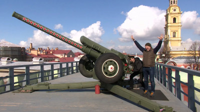 Залп из пушки Нарышкина бастиона открыл Смешной фестиваль