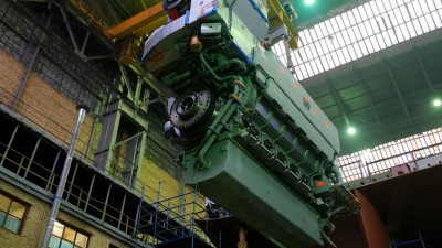 На траулер «Капитан Брейхман» погружены основные элементы главной энергетической установки