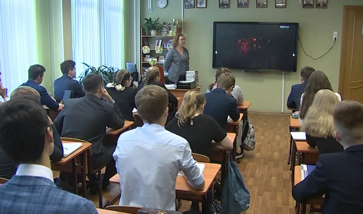 Эксперт оценил поручения президента о выплате в 10 тысяч рублей на каждого школьника - tvspb.ru