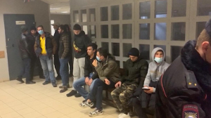 Резиновую квартиру с мигрантами обнаружили полицейские в ходе рейда по Приморскому району