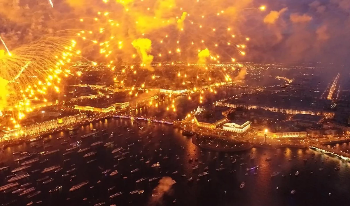 3 тысячи фейерверков озарят петербургское небо в честь Дня ВМФ - tvspb.ru