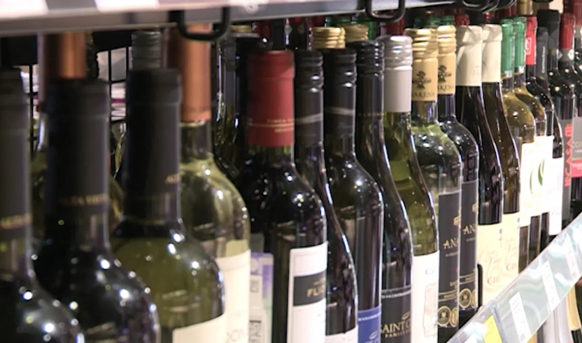 В Петербурге хотят ограничить продажу алкоголя в стекле на время Евро-2020 - tvspb.ru