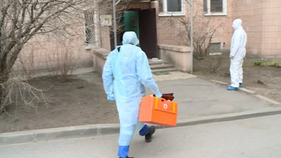 В Петербурге почти на треть снизилось число пациентов, лечащихся от COVID на дому