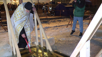 Как в Петербурге проходят крещенские купания. Репортаж