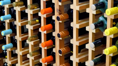 Петербургские алкомаркеты не будут закрываться на период долгих выходных по примеру Москвы