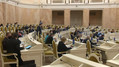 «За» большинством голосов. Как в городском парламенте прошло согласование новых вице-губернаторов