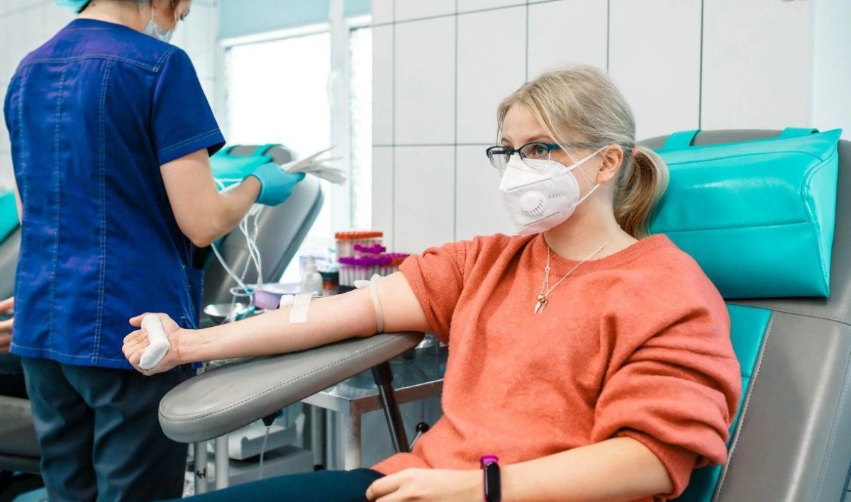 Более 80 литров крови сдали добровольцы в день донора в Петербурге - tvspb.ru