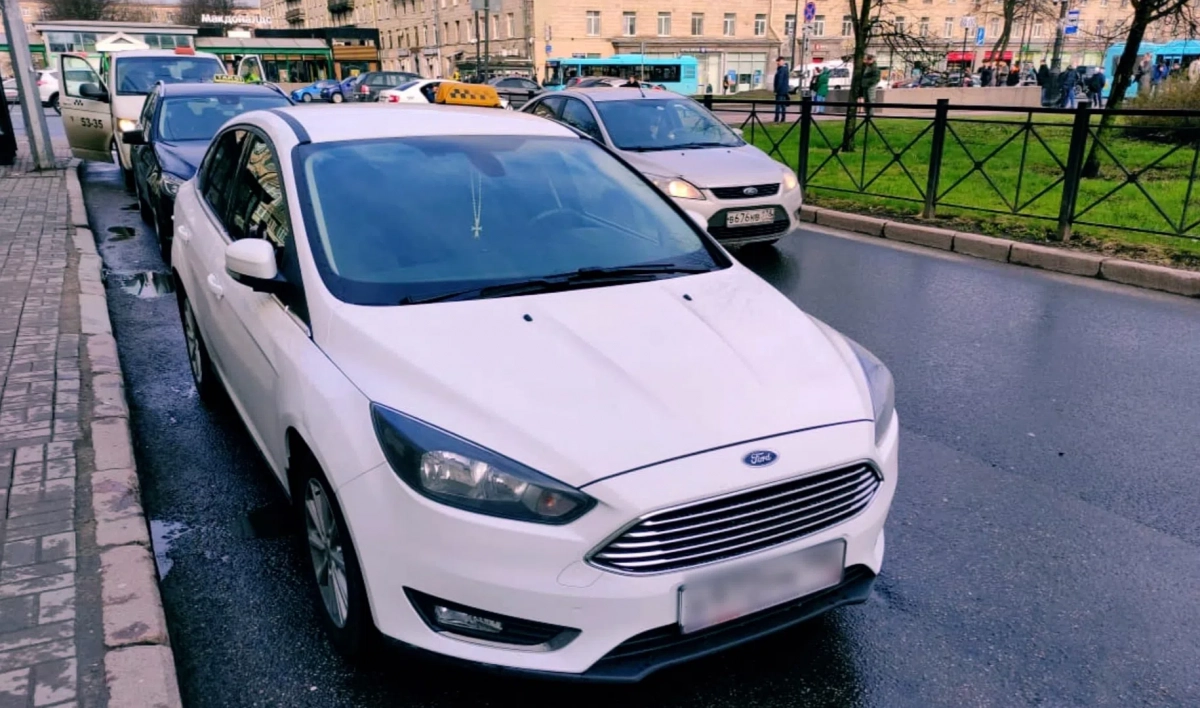 В Петербурге полицейские изъяли почти 500 машин нелегального такси - tvspb.ru