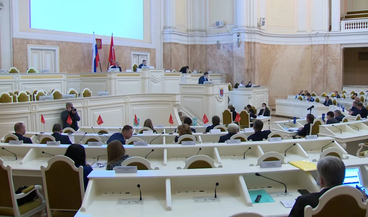 Петербургский ЗакС поддержал федеральный законопроект о QR-кодах - tvspb.ru