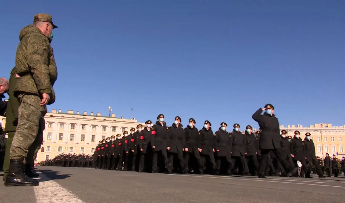Более четырех тысяч военных примут участие в репетиции парада Победы в Петербурге - tvspb.ru