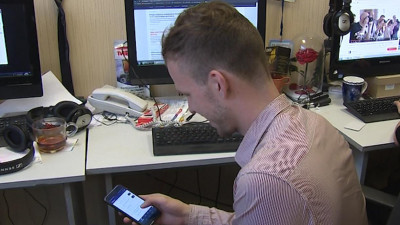 Банки намерены переводить зарплату по номеру телефона