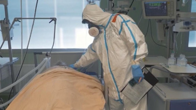 Работающие с COVID-19 медики смогут уйти на пенсию досрочно