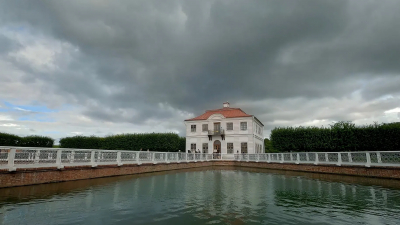 С 18 октября вход в парки Петергофа будет бесплатным