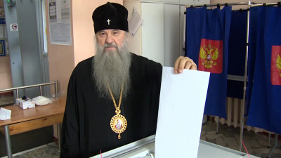 Митрополит Петербургский и Ладожский Варсонофий отдал свой голос на выборах