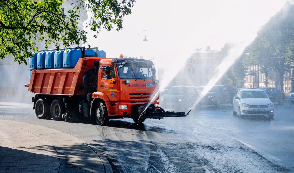 Для уборки петербургских дорог использовали 320 литров шампуня - tvspb.ru