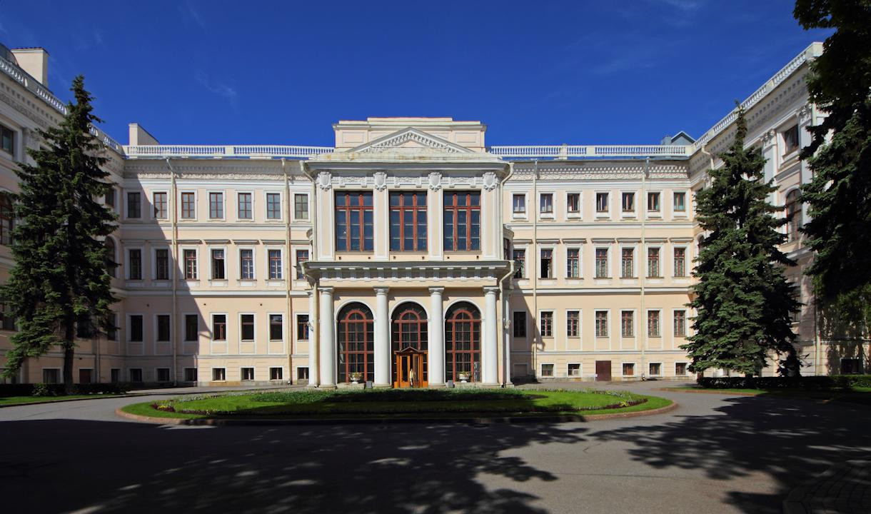 В Петербурге раскрыли мошенничество на 20 млн рублей при ремонте Аничкова дворца
