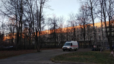 Пациентов с коронавирусом начал принимать Центр Алмазова