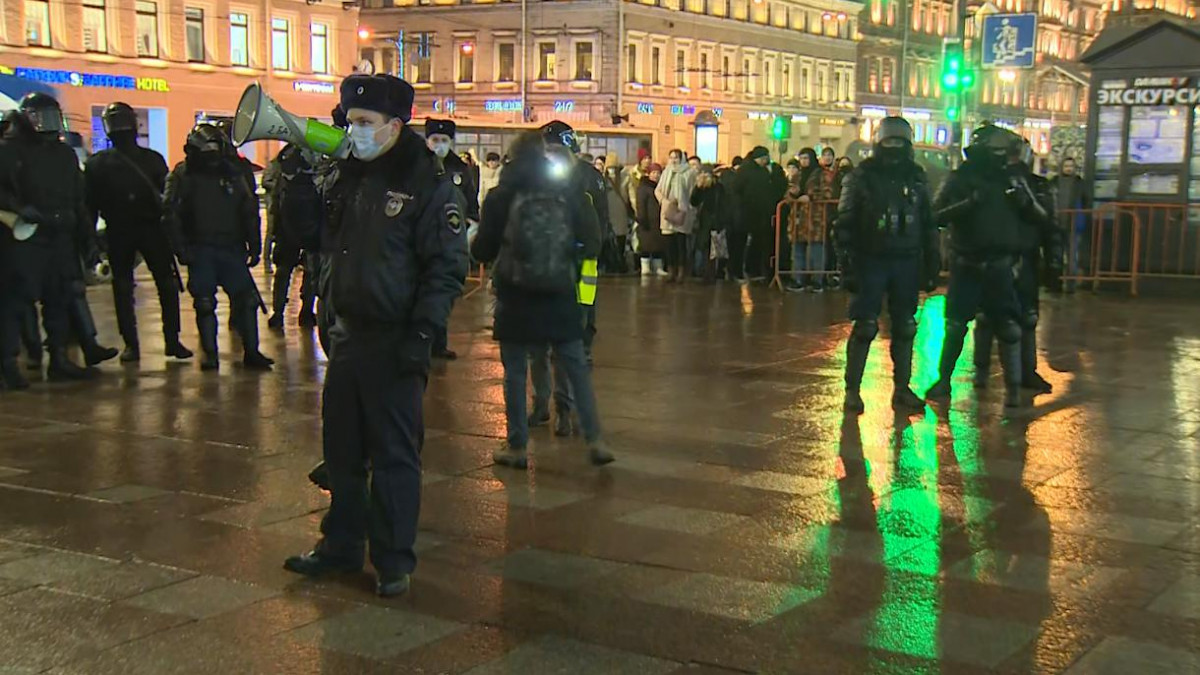 Моменты петербурга. СПБ митинг 23 января площадь Восстания. Площадь Восстания СПБ. Сквер на площади Восстания. Бунт в Санкт-Петербурге 23 января 2021.