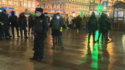 Завершились на площади Восстания. Как в Петербурге проходили несанкционированные акции
