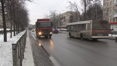 С заботой о горожанах и экологии. Как и почему принимался запрет на въезд в город тяжелых грузовиков