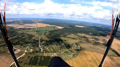 В Ленобласти впервые проходит чемпионат России по парапланеризму