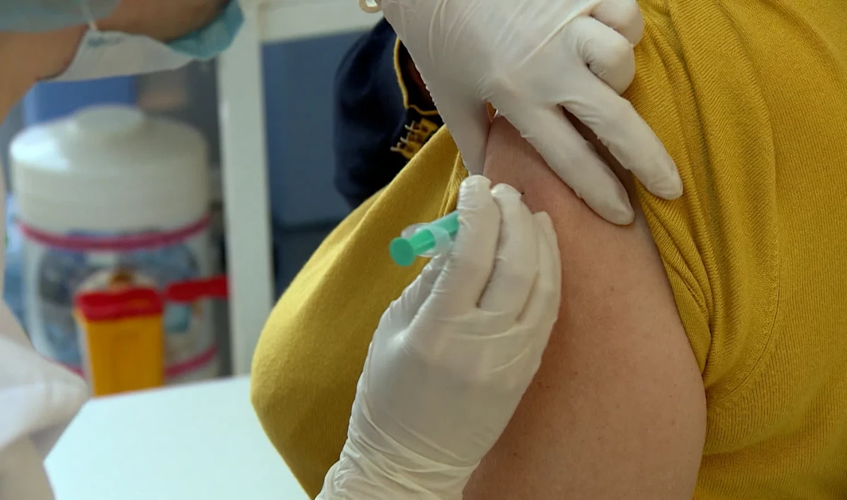 Прививку от коронавируса сделали более 600 тысяч петербуржцев - tvspb.ru