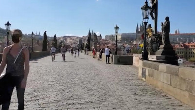 Европа выходит из карантина. Какие правила сейчас действуют в Чехии, Германии и Франции