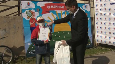 В Петербурге наградили победителей конкурса «Семейные тренировки дома»