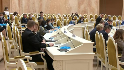 Как проходит первое после каникул заседание Законодательного собрания. Прямое включение